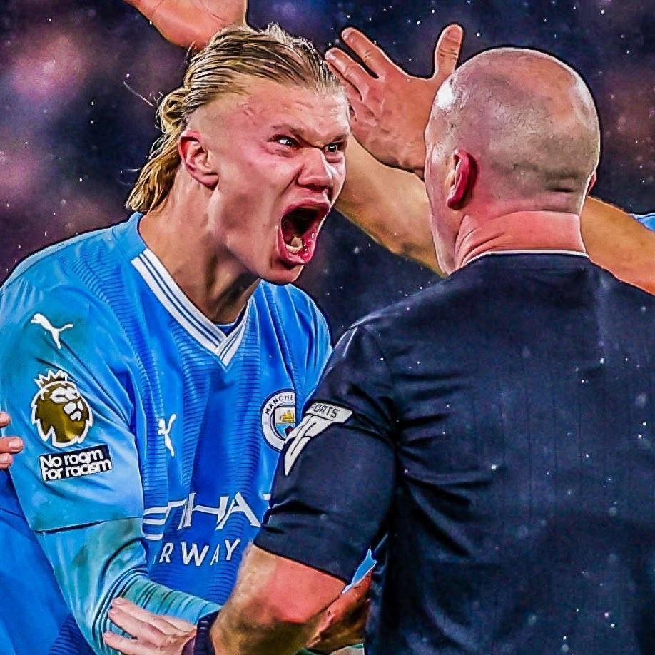 2025中足联颁奖：辽宁铁人队刘伟国当选中甲赛季最佳门将（中足联2025颁奖礼：辽宁铁人刘伟国荣膺中甲赛季最佳门将）